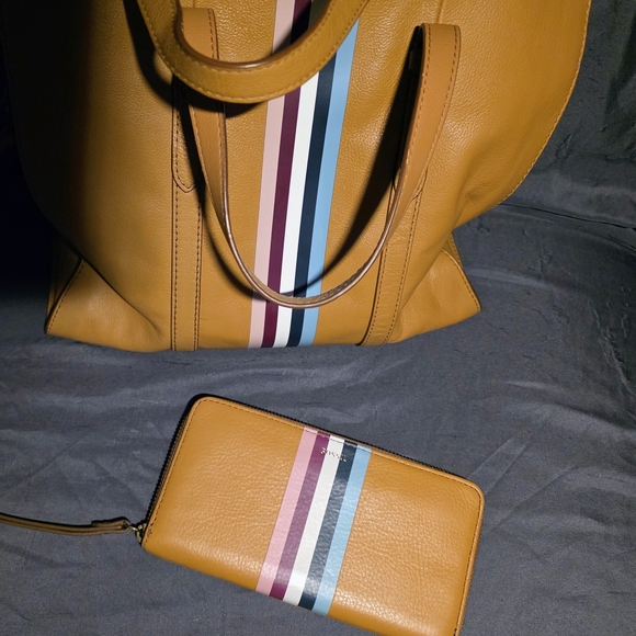 Mustard (Tan) Fossil Tote Bag with Matching Wallet - Picture 4 of 9